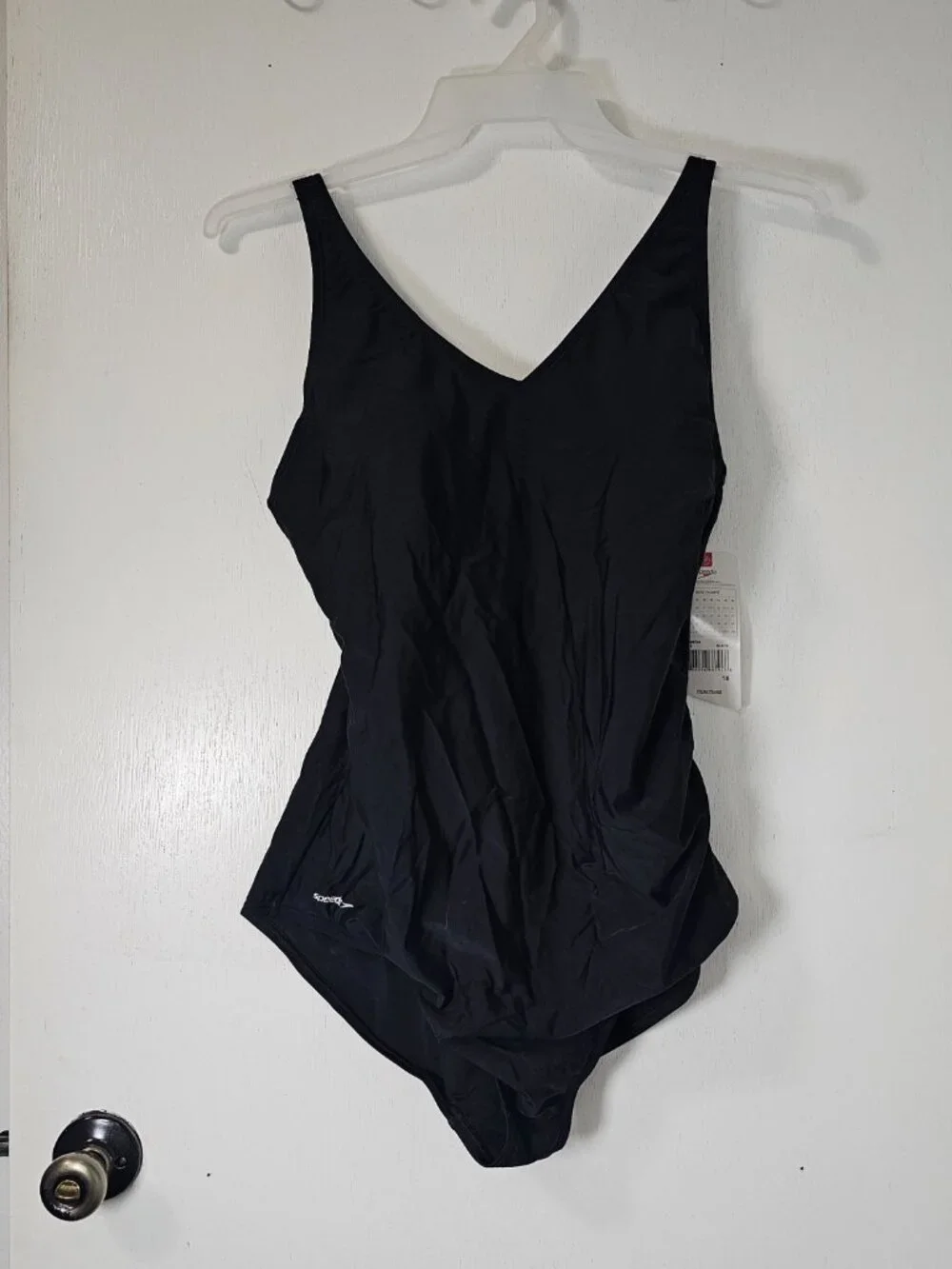 NEW Speedo Women’s Black One-Piece Swimsuit - Ultraback Swimwear Size 18 - Picture 3 of 4